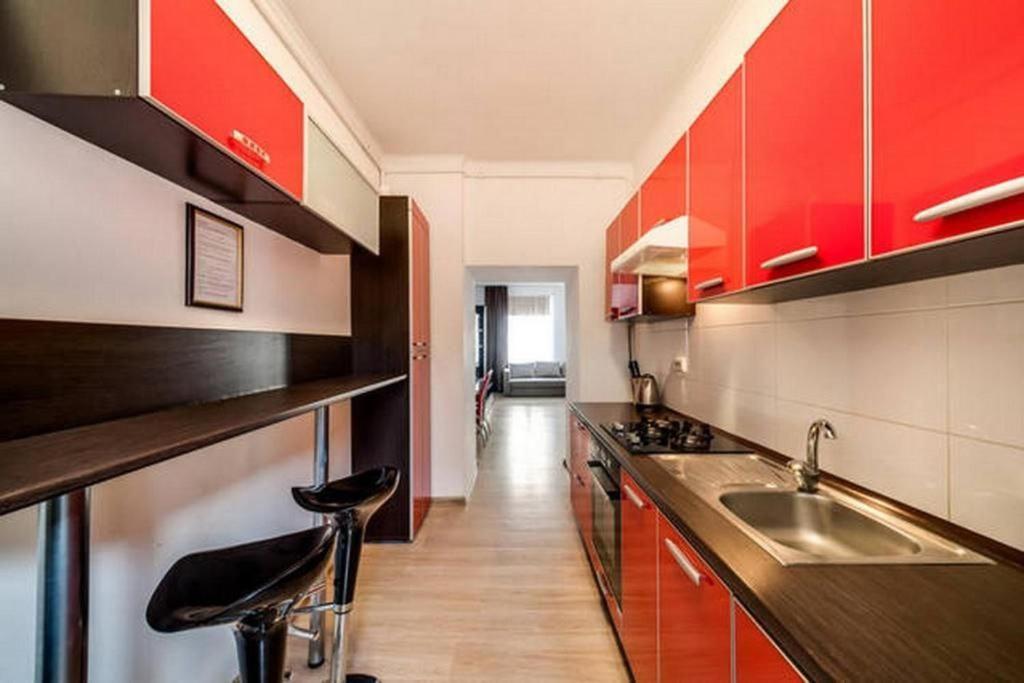 Apartment In The Center Of "Opera" Leópolis Exterior foto